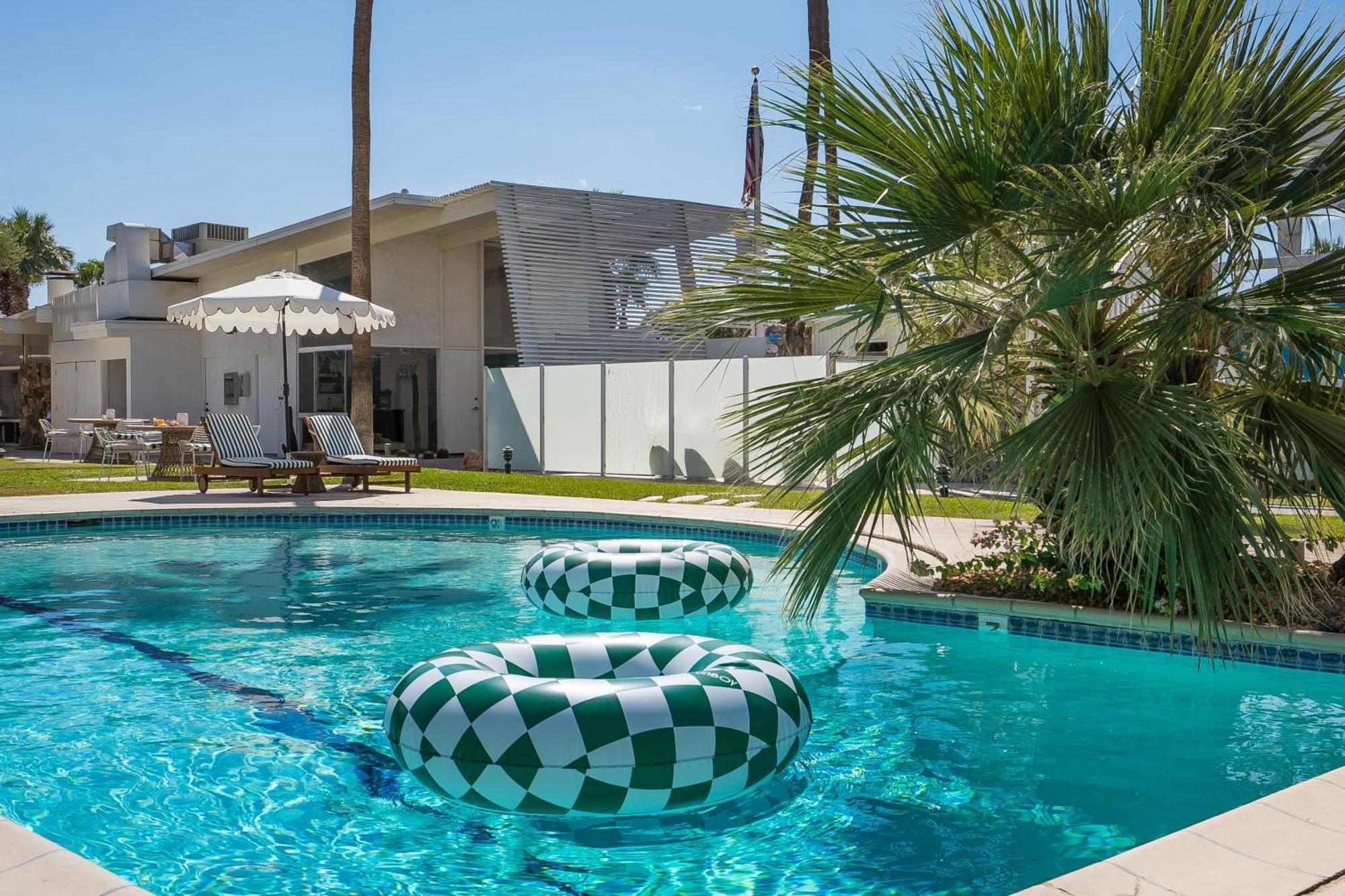 Monkey Tree Hotel By Avantstay Stylish Hotel In Palm Springs W Pool Kültér fotó